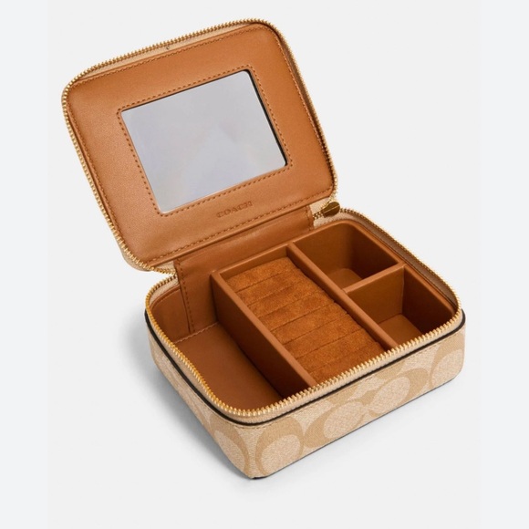 Coach Large Jewelry Box in Signature Canvas Light Khaki/Chalk • Brand 🆕 - Picture 2 of 16